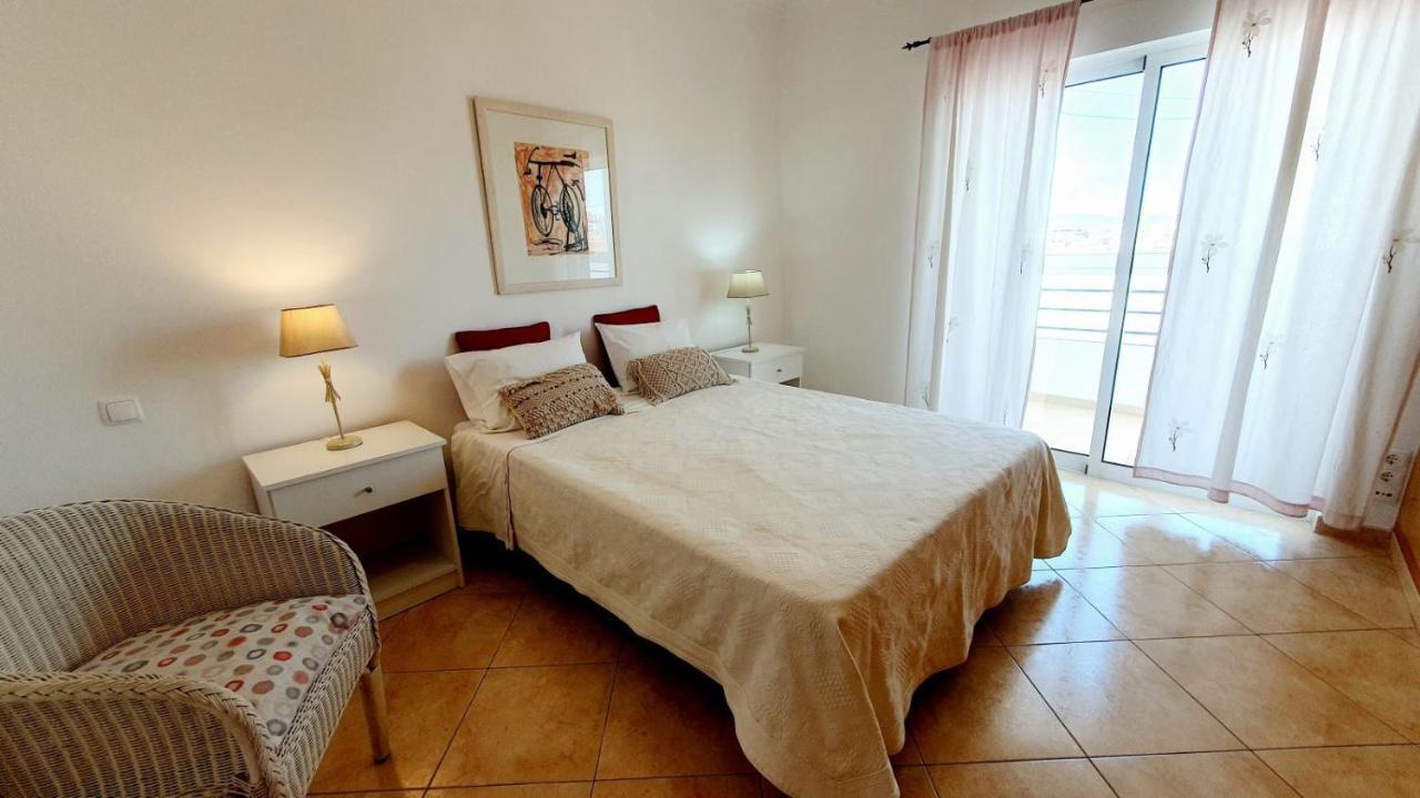 Quarteira Beach Vacation: 2Br Steps To The Sand エクステリア 写真