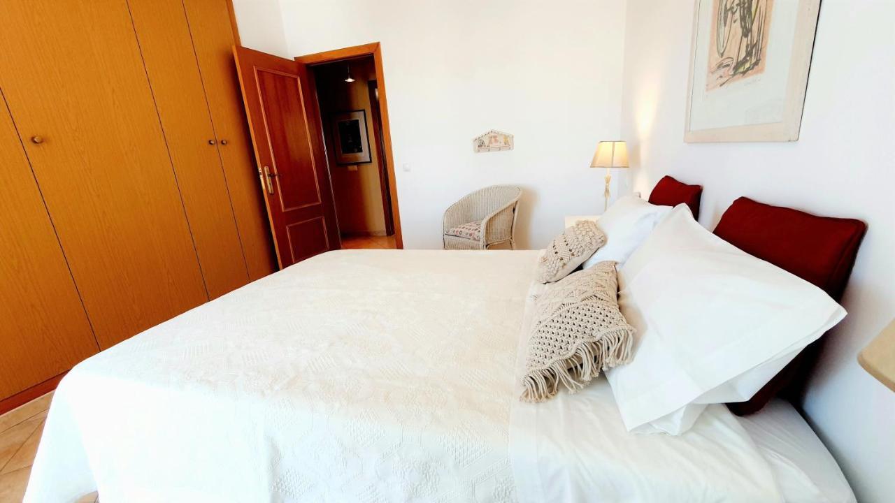 Quarteira Beach Vacation: 2Br Steps To The Sand エクステリア 写真